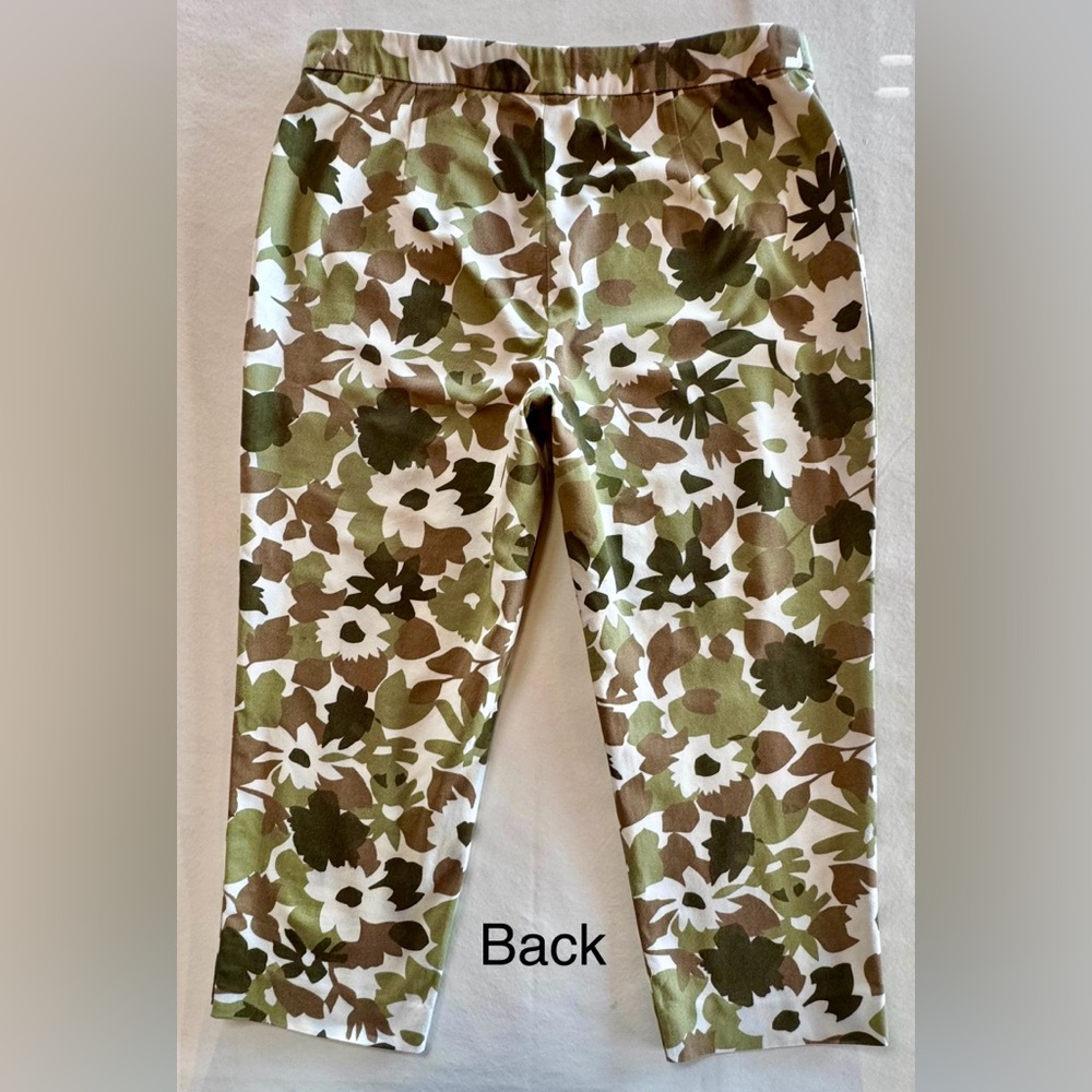 KORS MK Smooth Front Y2K Floral Camo Cropped Pants (4) - Picture 4 of 16
